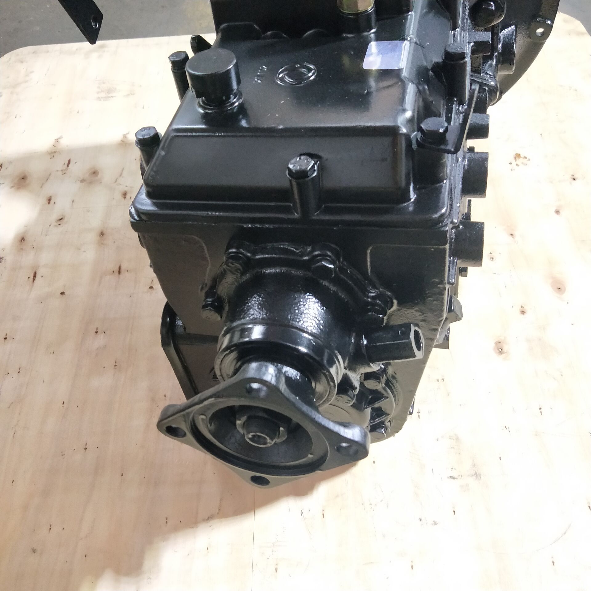 Original Dongfeng light truck DF5S550 gearbox assemble,1700010-C62931 for sale